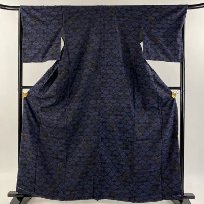 結城紬 白地 幾何学模様 着物 正絹 しつけ糸 袷 広衿 RK-4570 結城紬 着物 正絹 袷 広衿 RK-1494 - メルカリ