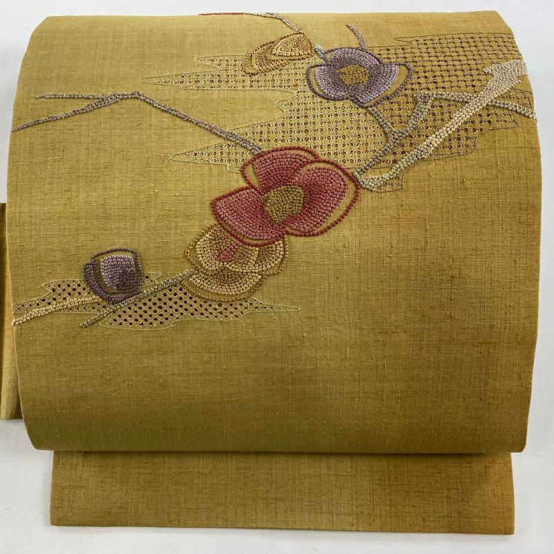 名古屋帯 美品 秀品 紬地 枝花 霞 相良刺繍 汕頭刺繍 山吹茶色