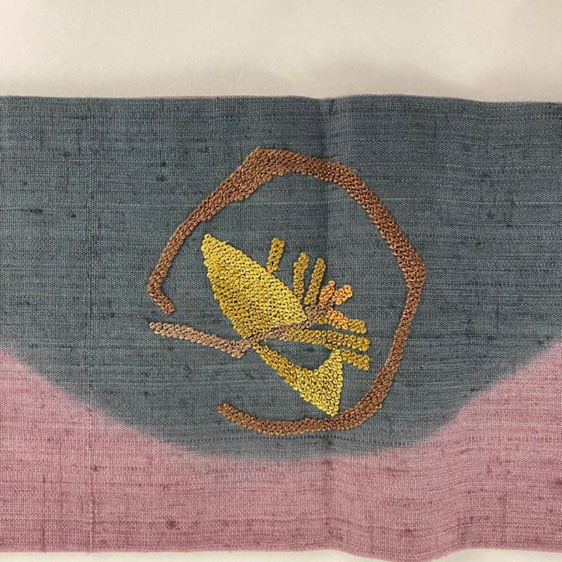 紬の名古屋帯　草花の刺繍　着物 名古屋帯 美品 秀品 紬地 草花 幾何学 刺繍 茶色 正絹 【中古