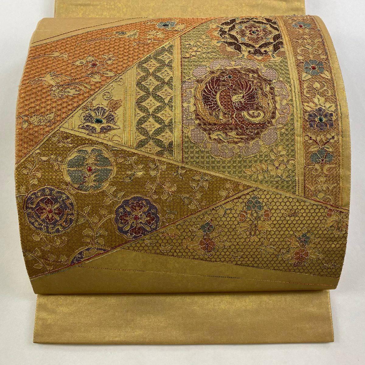 美品】 袋帯 秀品 落款あり 菊 鳥 金糸 箔 金色 お太鼓柄 正絹｜中古