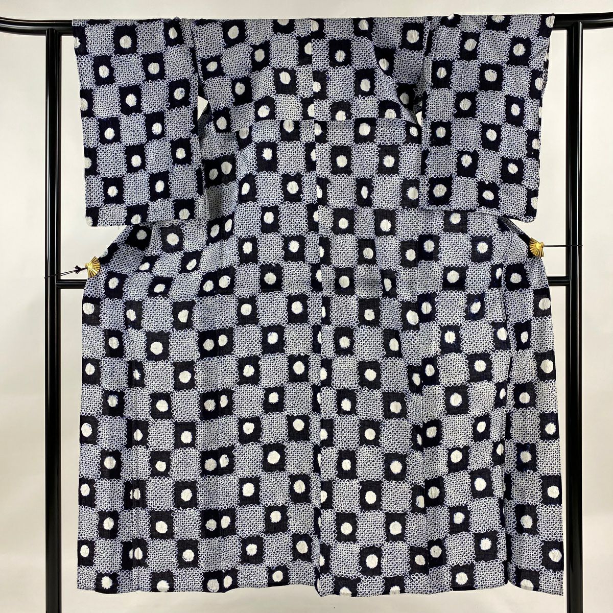 浴衣 身丈153cm 裄丈61cm S 絞り浴衣 草花 紺色 綿 名品｜中古