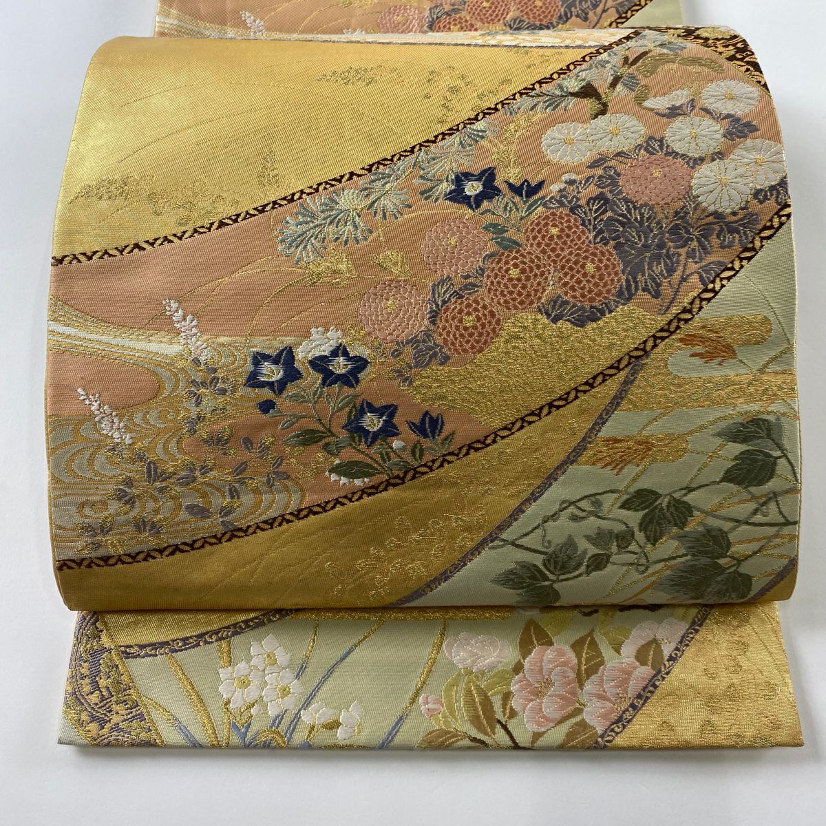 【値下げ】402my42☆六通 袋帯 ゆらぎ縞 波 金糸☆美品 袋帯 美品 秀品 やまと 菱格子 金糸 箔 紫 六通 正絹｜中古