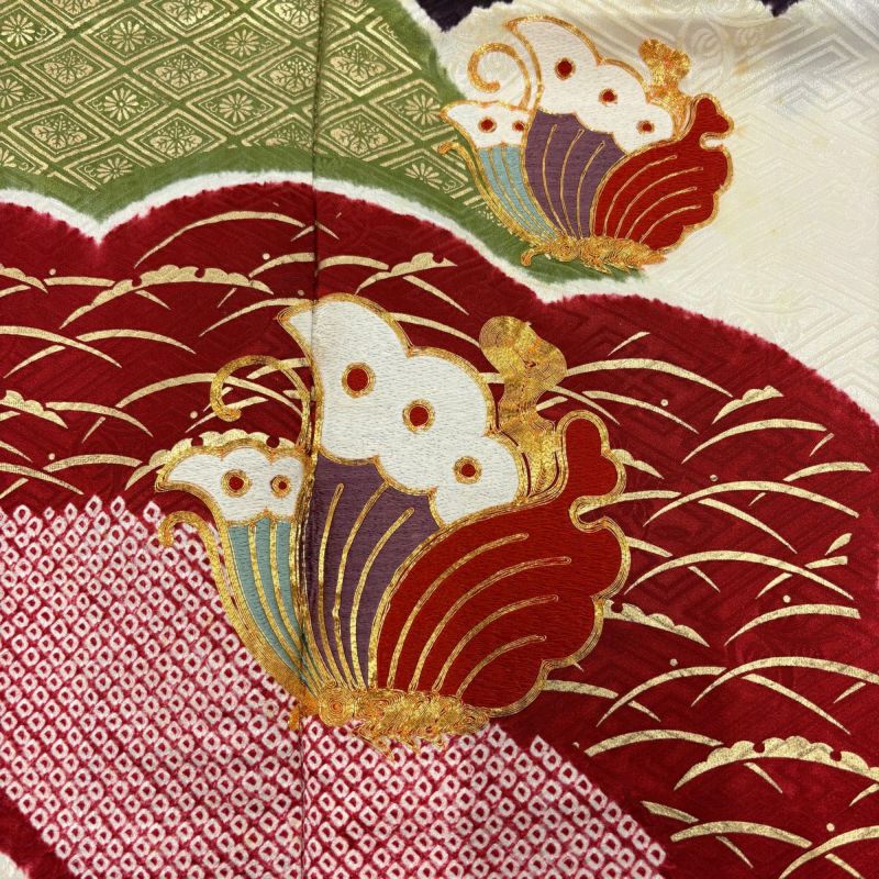 美品 振袖 深い黄緑 扇面 鶴 花文 雪輪 金彩加工 金駒刺繍 身丈154cm 美品 振袖 深い黄緑 扇面 鶴 花文 雪輪 金彩加工 金駒刺繍