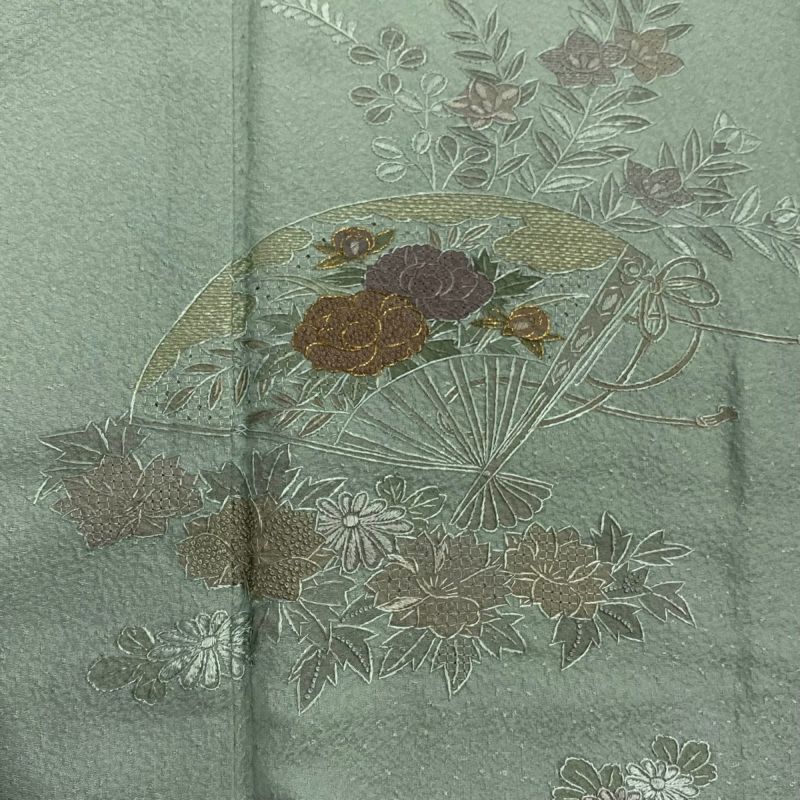 付下げ 身丈163cm 裄丈66cm M 袷 扇 草花 刺繍 金糸 薄緑 正絹
