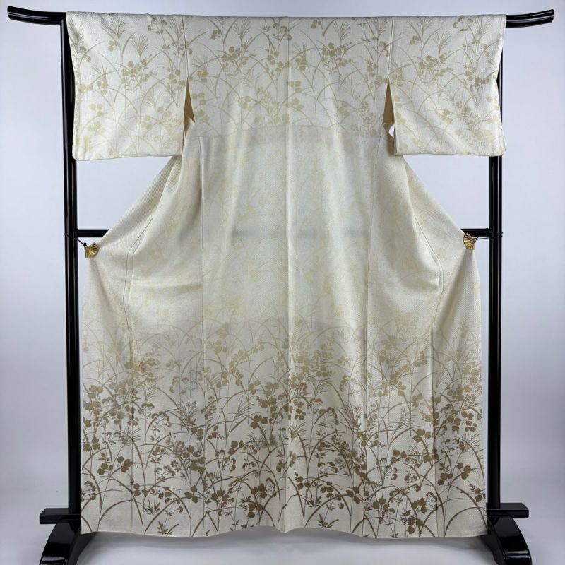 付下げ 身丈159cm 裄丈63cm 薄物 絽 草花 クリーム 正絹 美品 付下げ 身丈159cm 裄丈63cm 薄物 絽 草花 クリーム 正絹 美品