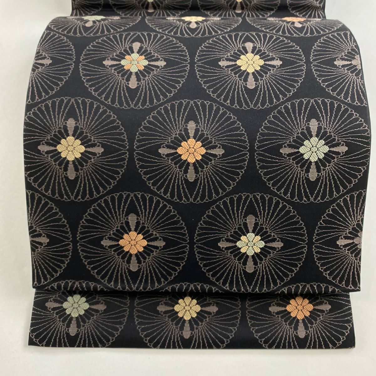 豪華 袋帯 美品 正絹｜中古・古着・リサイクル 六通 黒 葡萄唐草 名品 着物・浴衣