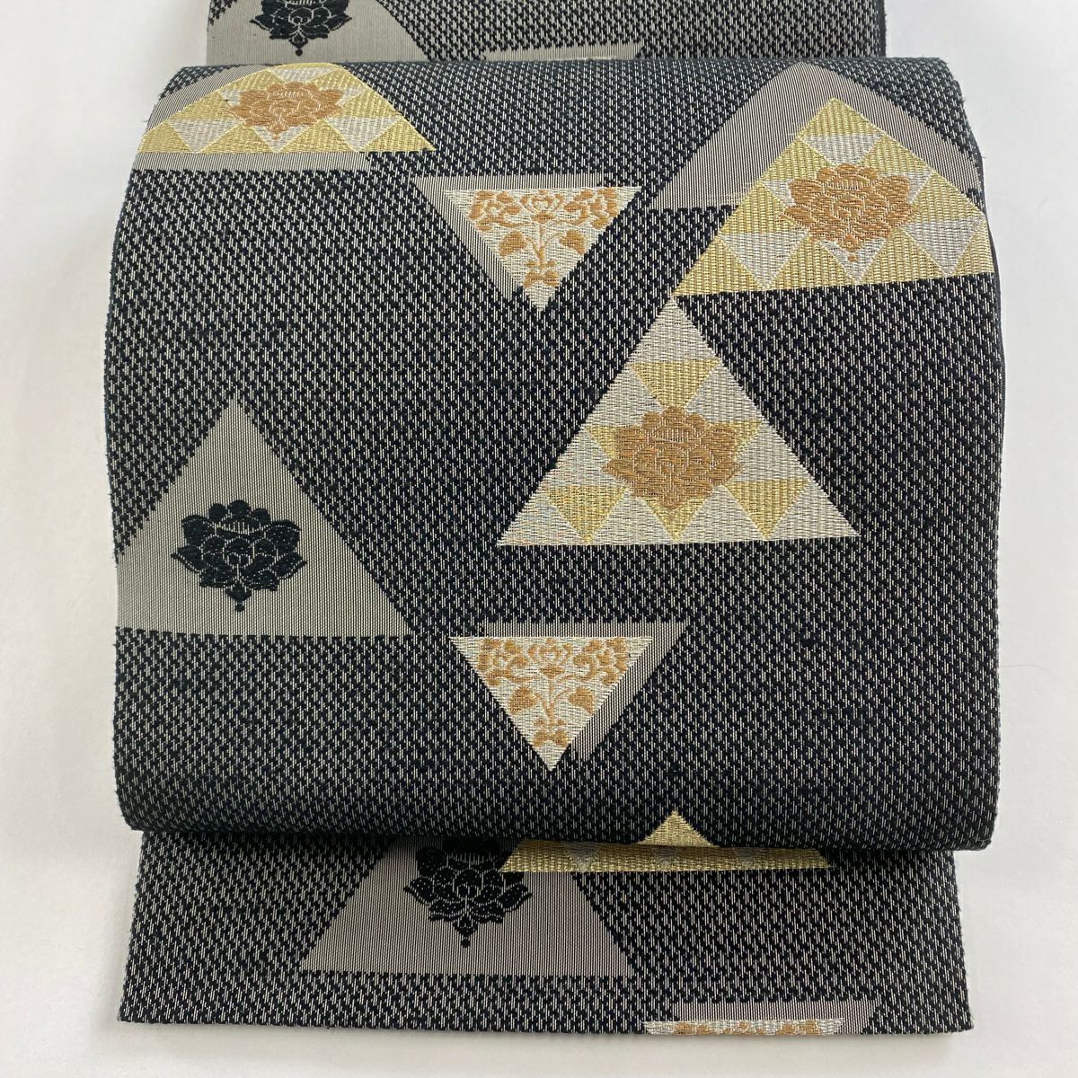 袋帯 美品 逸品 彩きらら織 鱗文 よろけ縞 箔 薄緑 六通 正絹 袋帯 美品 逸品 彩きらら織 鱗文 よろけ縞 箔 薄緑 六通 正絹