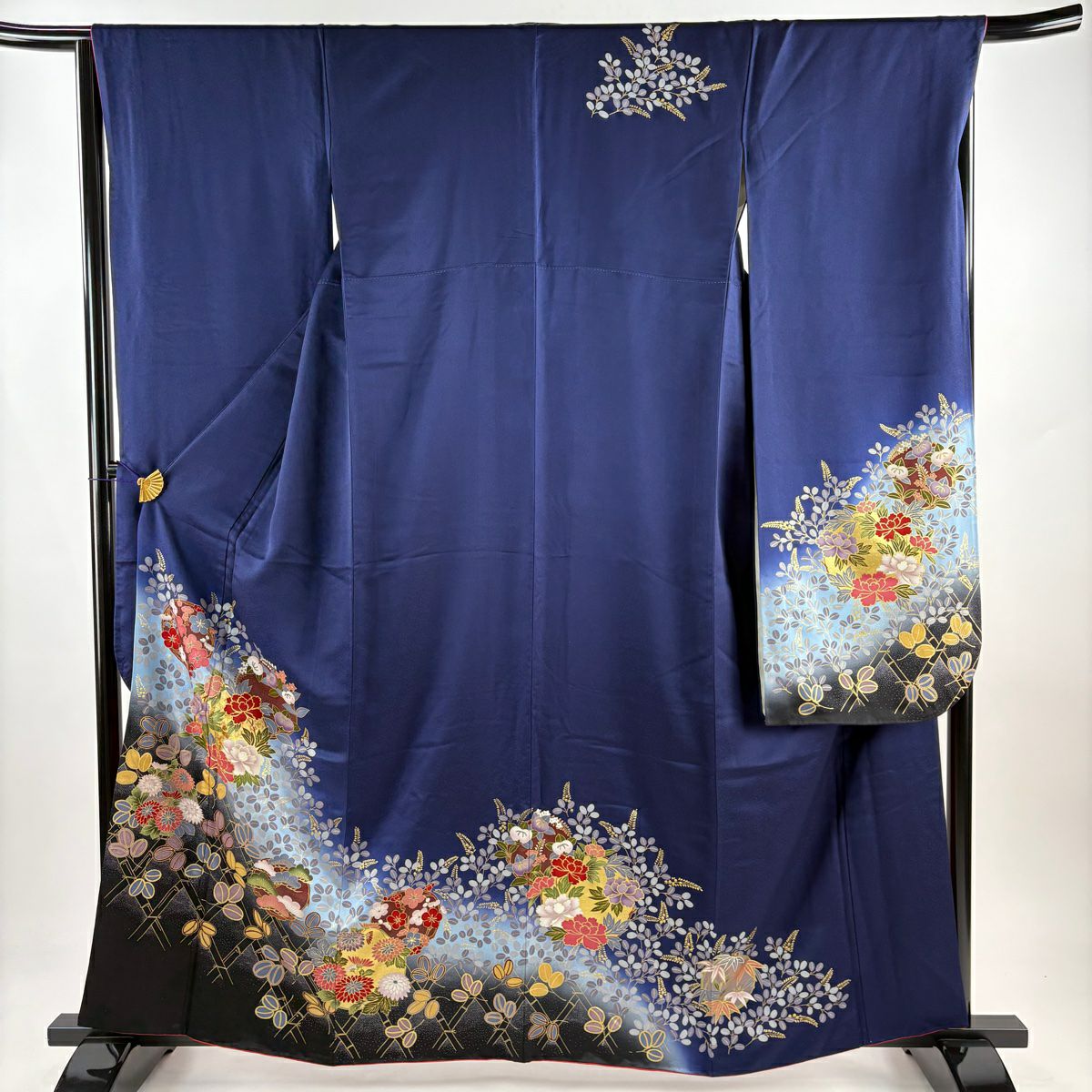 正絹　振袖　着丈160㎝ 振袖 身丈163cm 裄丈66cm M 袷 草花 蝶 銀通し 金彩 赤 正絹