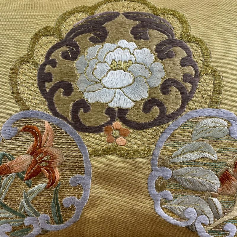 【名古屋帯】草花に鳥模様 刺繍　正絹　カジュアル　金彩　箔　白　アンティーク 名古屋帯】草花に鳥模様 刺繍 正絹 カジュアル 金彩 箔 白