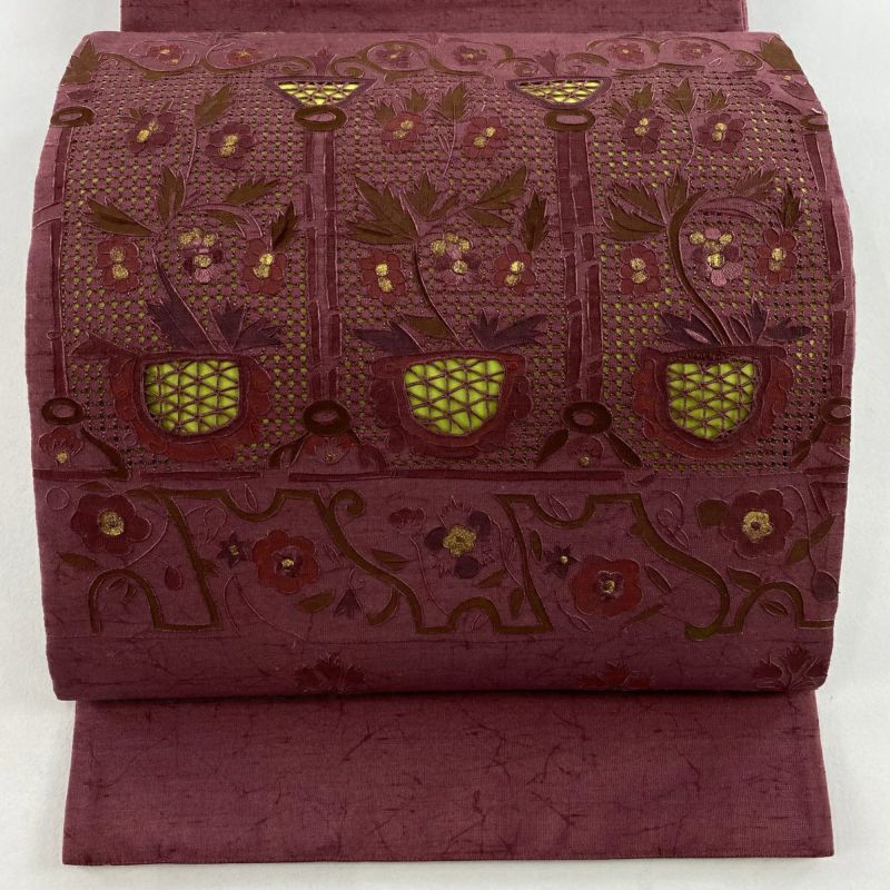 袋帯 美品 秀品 草花 相良刺繍 金彩 赤紫 お太鼓柄 正絹｜中古