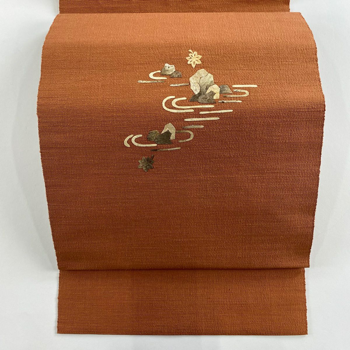 美品】 名古屋帯 秀品 八寸名古屋帯 松葉仕立て 幾何学 箔 赤茶 正絹