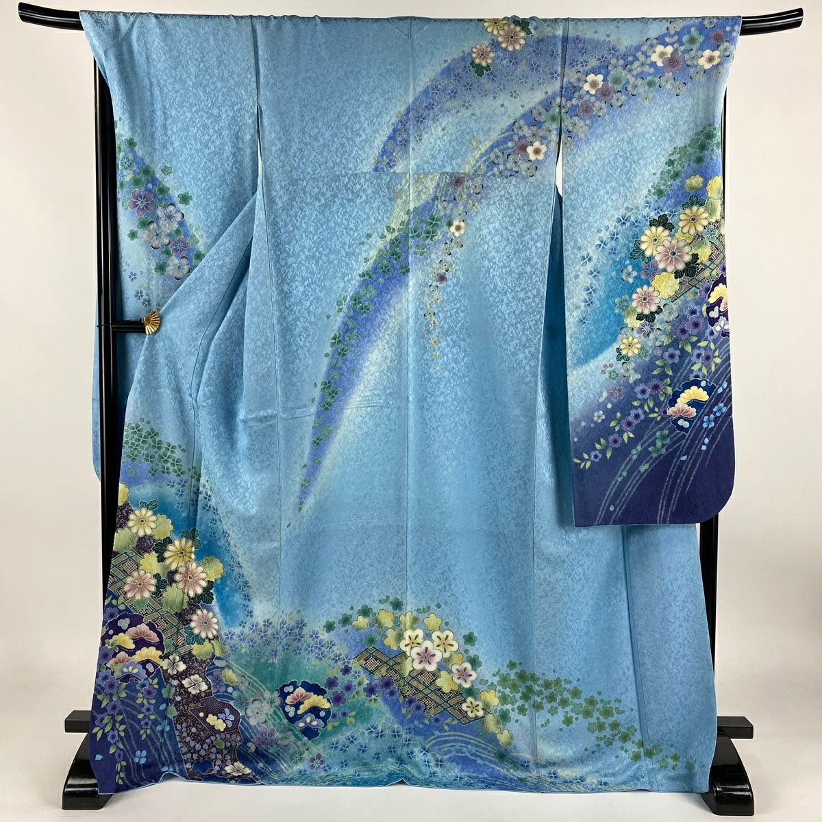 振袖 身長153-168cm 白　ピンク　桜　鹿の子の凹凸のある生地　正絹 振袖 身丈164cm 裄丈70cm L 袷 花 桜 金彩 赤 正絹 名品｜中古