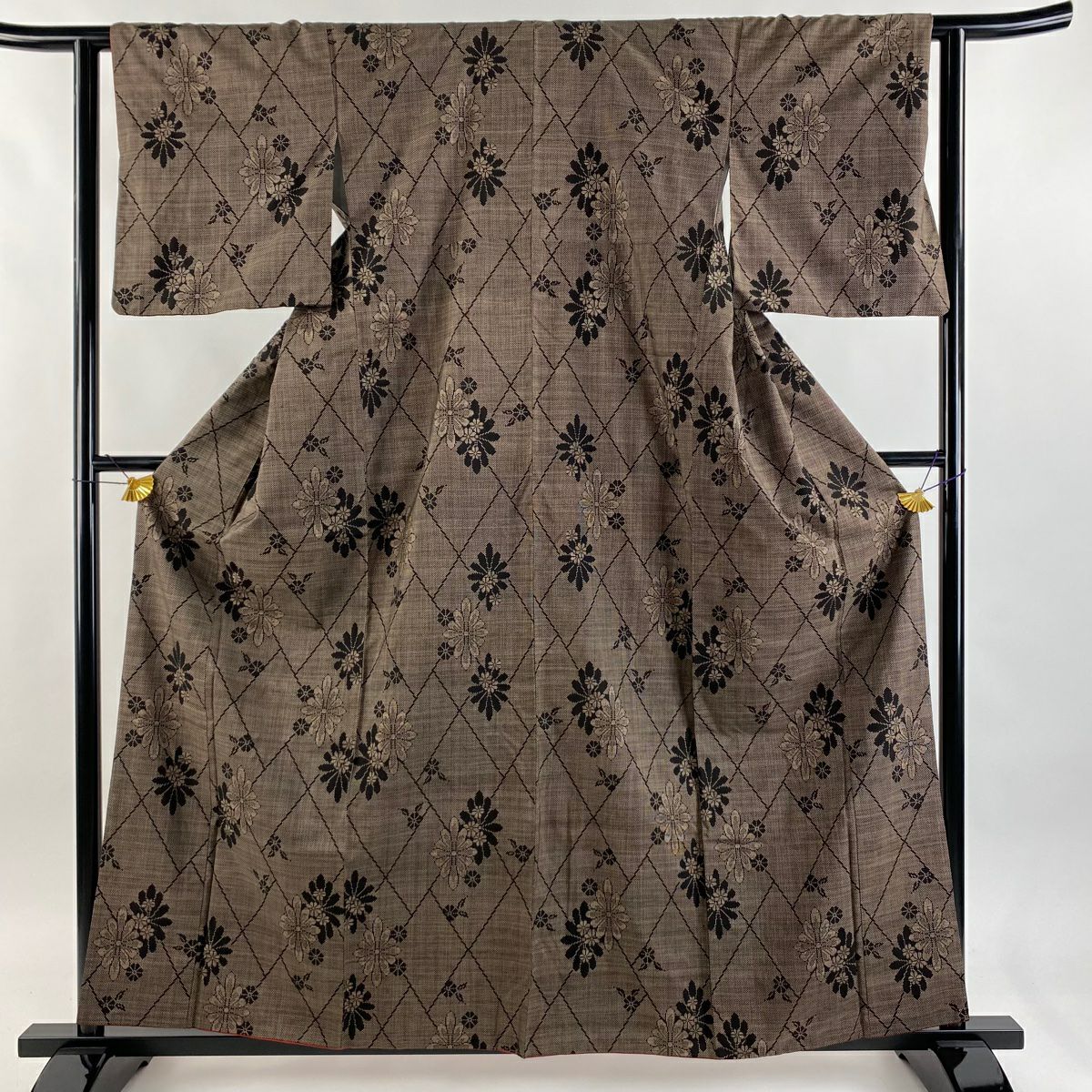 大島紬 身丈158.5cm 裄丈63.5cm S 袷 純泥染 証紙あり 草花 焦茶色