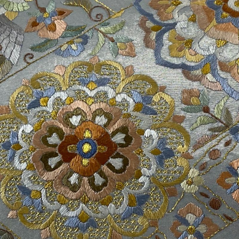 袋帯 美品 逸品 関西仕立て 華文 花鳥 刺繍 金糸 銀色 六通 正絹 袋帯 美品 逸品 関西仕立て 華文 花鳥 刺繍 金糸 銀色 六通 正絹