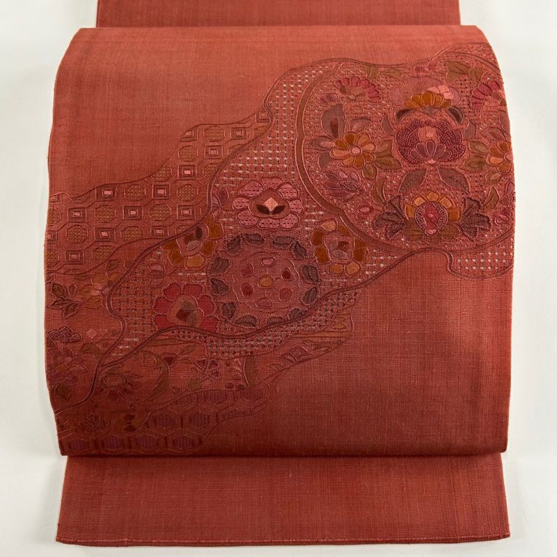 袋帯 秀品 関西仕立て 草花 道長取り 汕頭刺繍 赤 お太鼓柄 正絹