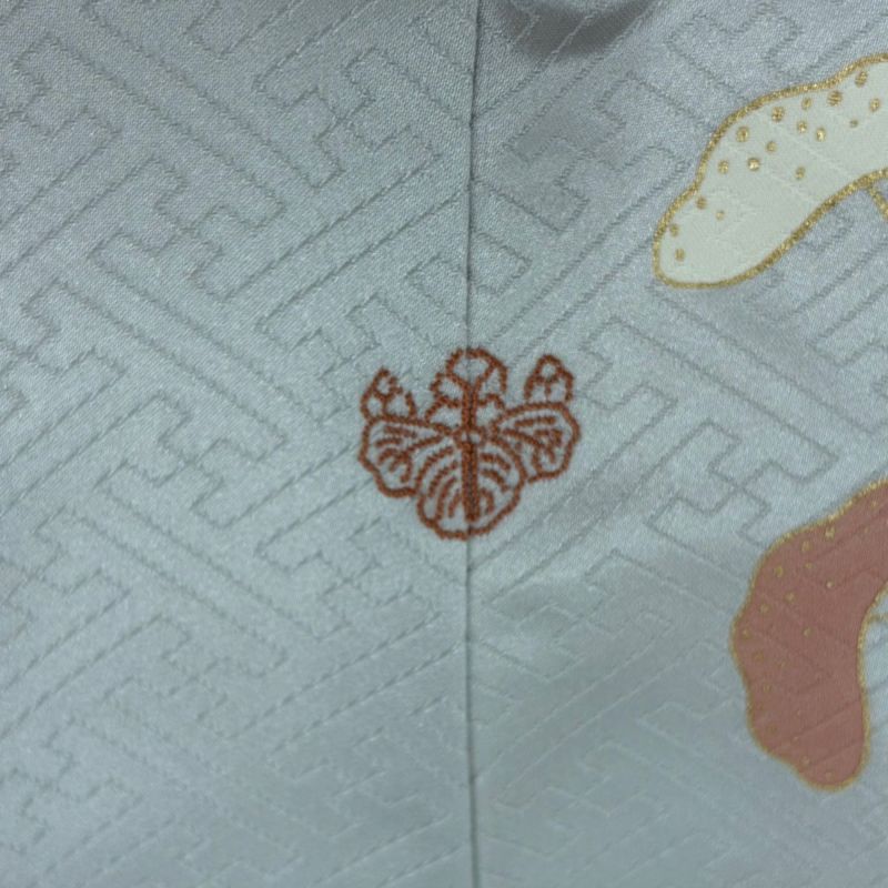 単衣 刺繍 羽ばたく鶴 紋無し 付下げ 訪問着 正絹 T-7385 希少な道中着 黒絵羽 刺繍 鶴 松葉柄 身幅ゆったり 正絹 9466