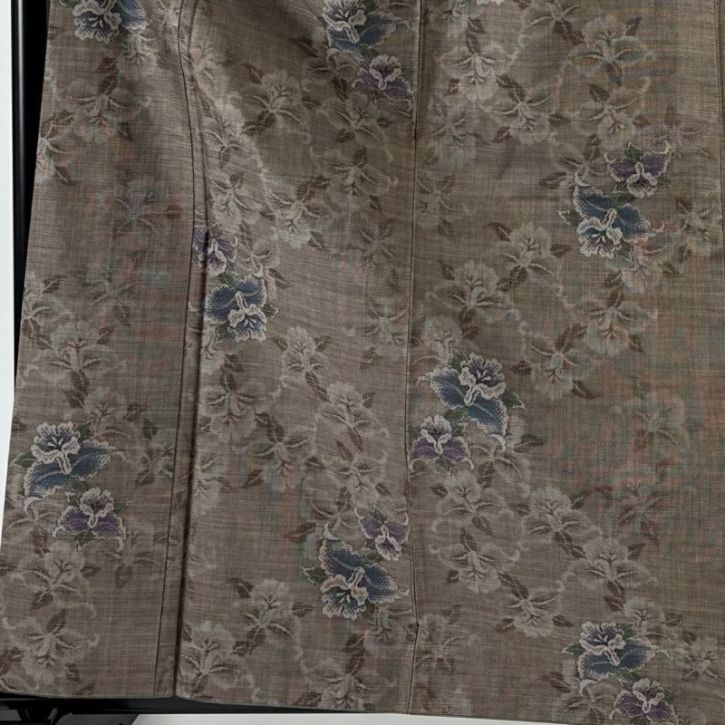 No.2587 正絹草花文様紬　美品 紬 身丈164cm 裄丈64cm M 袷 草花 焦茶色 正絹 秀品｜中古・古着