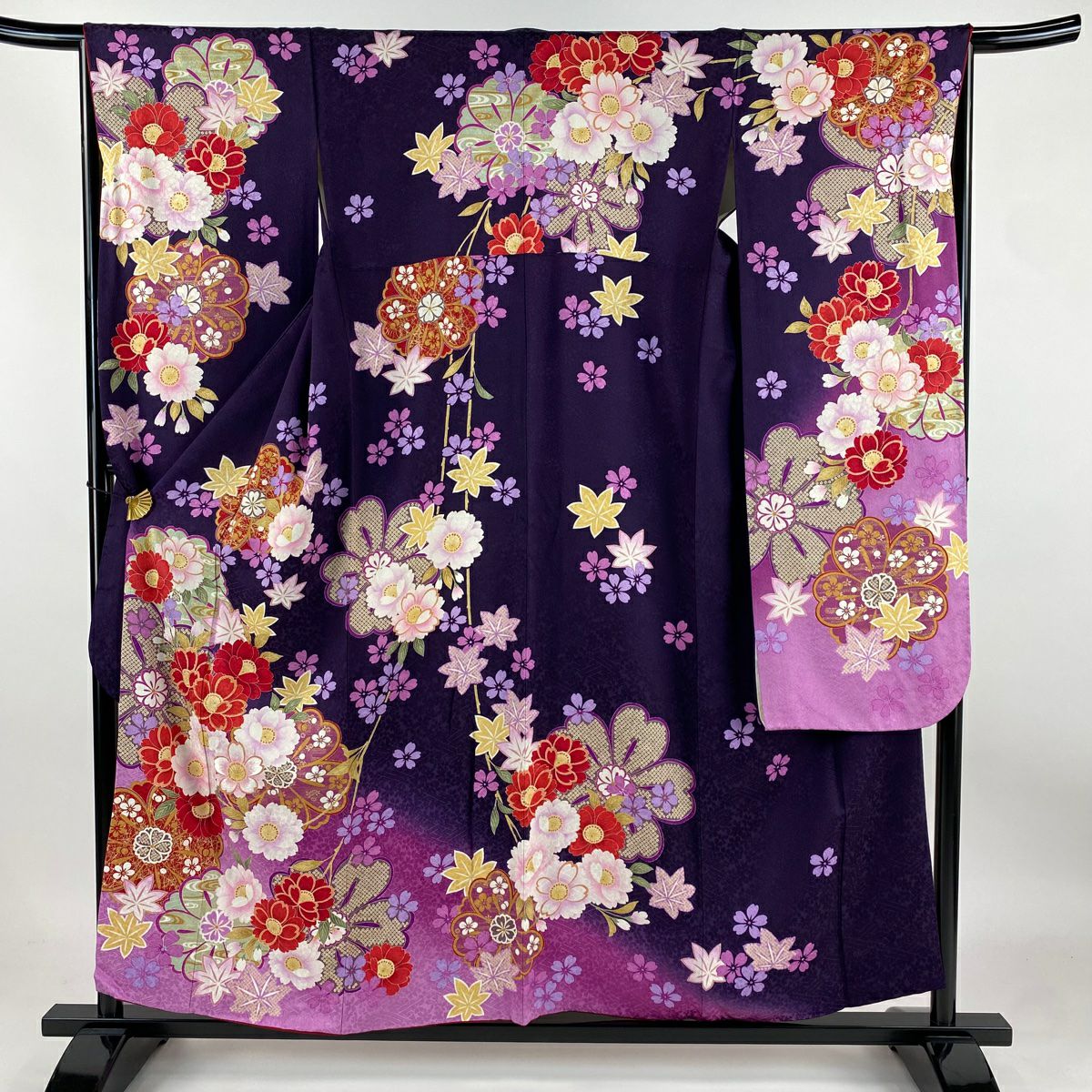 振袖 豪華 銀通し 紋意匠 薔薇 身丈172cm 身幅ゆったり パールトーン加工 ブランド振袖 豪華 銀通し 刺繍 金彩 身丈160cm パールトーン