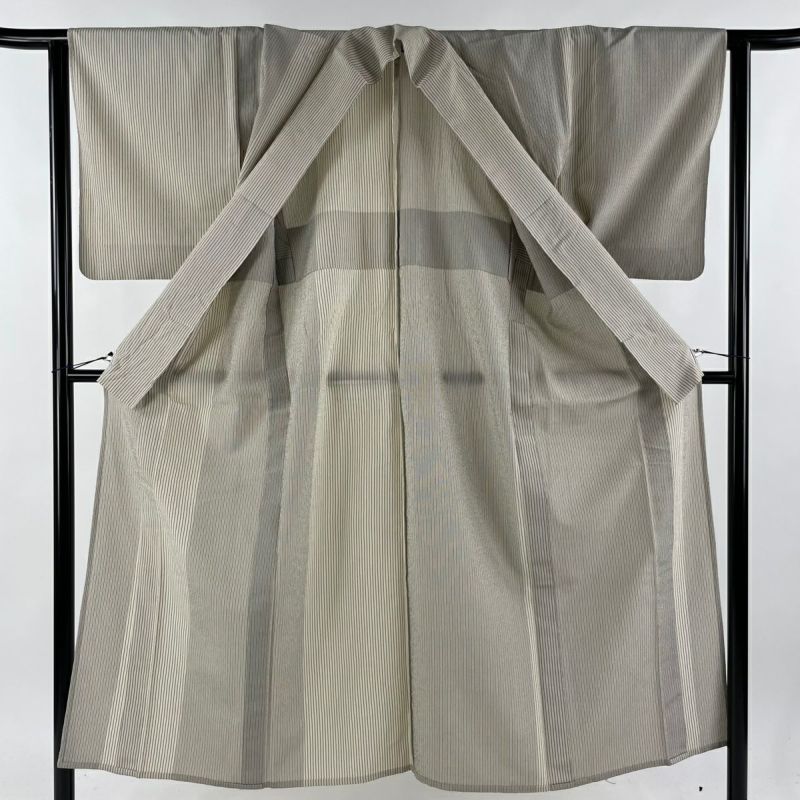 お召 身丈150cm 裄丈63cm S 単衣 縦縞 ベージュ 正絹 秀品|中古 お召 身丈150cm 裄丈63cm S 単衣 縦縞 ベージュ 正絹 秀品|中古