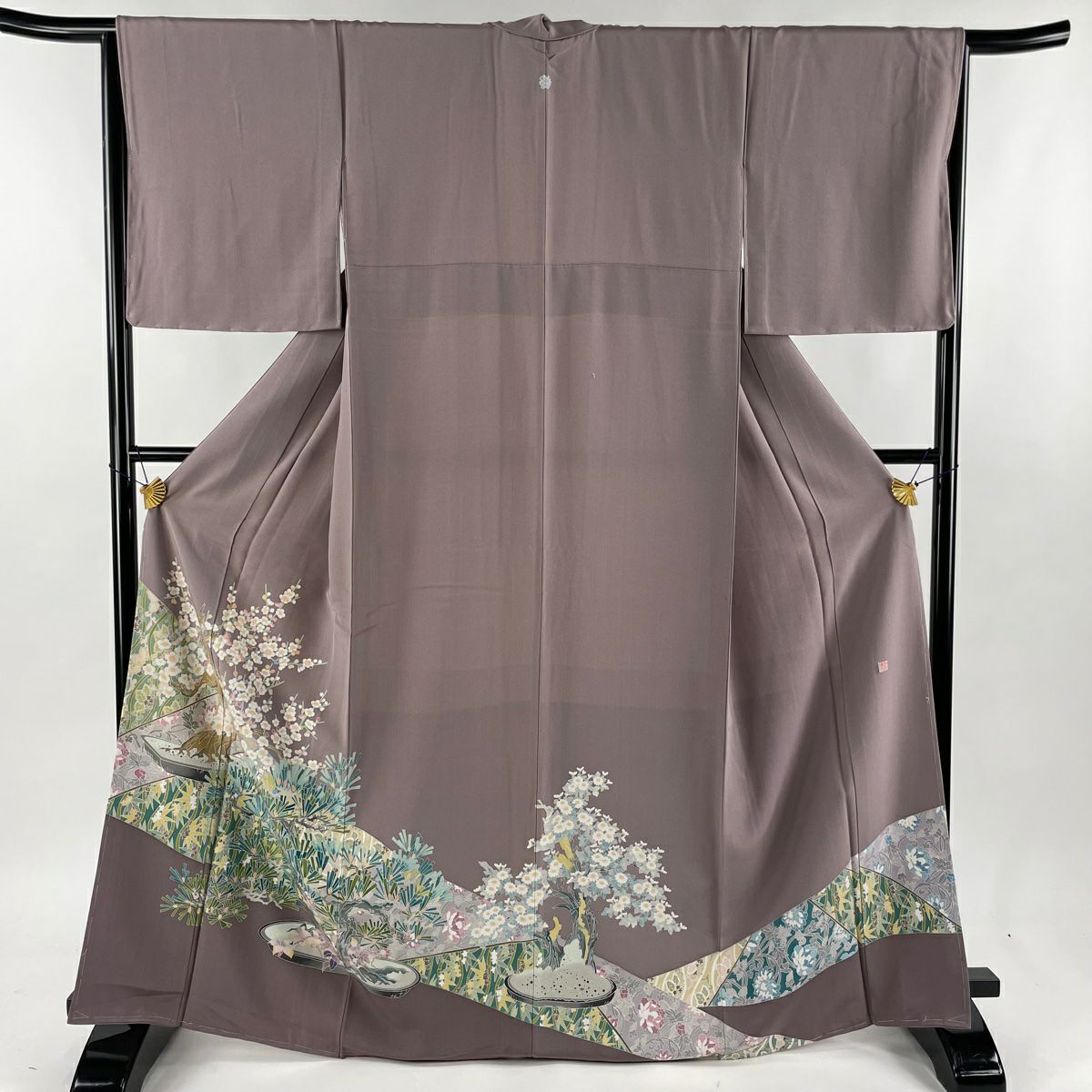 色留袖 身丈162.5cm 裄丈68cm L 袷 じゅらく 帝王紫 落款あり 色留袖 身丈162.5cm 裄丈68cm L 袷 じゅらく 帝王紫 落款あり