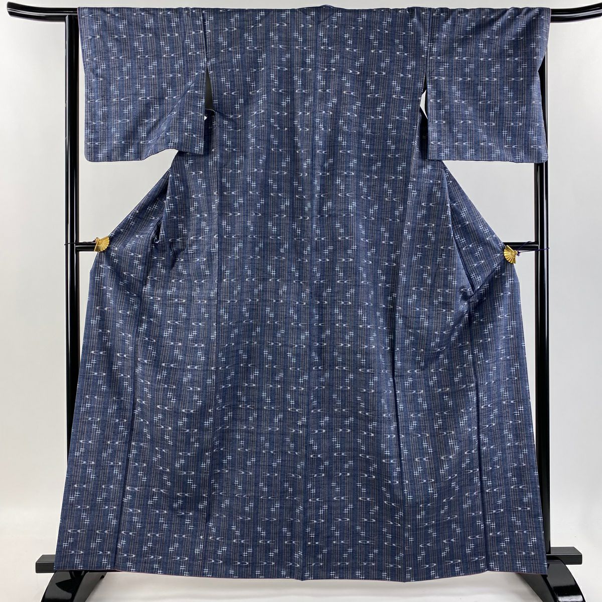 バイセル 着物 逸品 紬 黒 琉球柄 久米島紬 証紙有 正絹 袷 身丈159.5