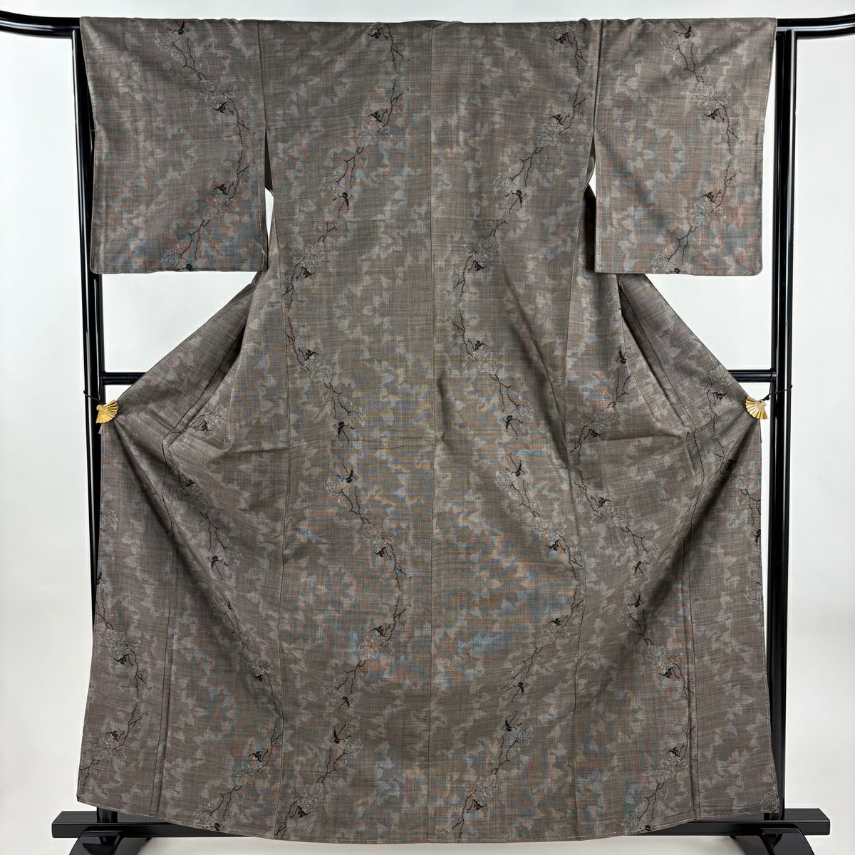 紬 身丈161cm 裄丈65.5cm M 袷 小千谷紬 証紙あり 草花 寄せ柄 灰茶