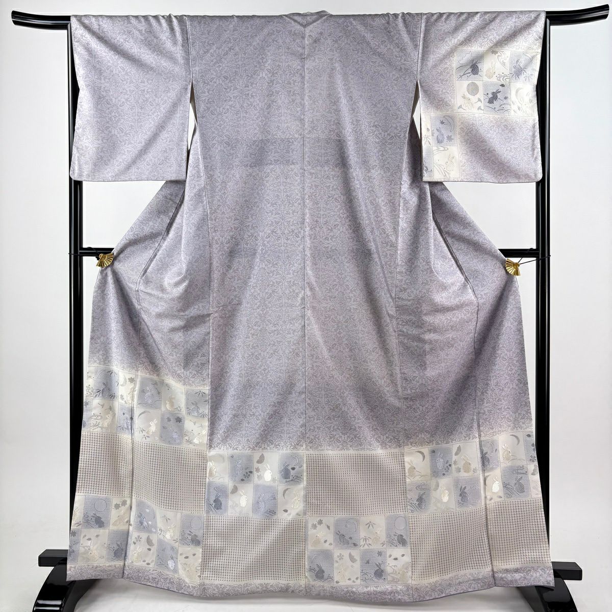 YU！スワトウ刺繍　紬　錆浅葱　しつけ糸有り　裄66 身丈160 襟内に薄 YU！スワトウ刺繍 紬 錆浅葱 しつけ糸有り 裄66 身丈160 襟内に薄 美品