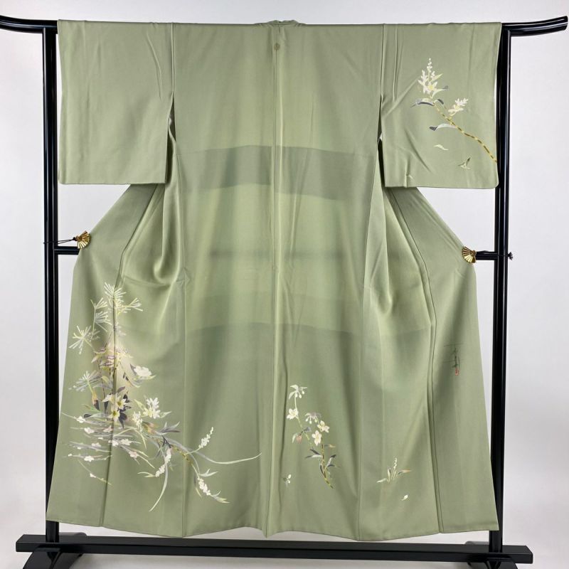 鈴乃屋　超美品　正絹　長襦袢　袖無双　着物  132 刺繍襟　薄緑 横幅たっぷり 鈴乃屋 超美品 正絹 長襦袢 袖無双 着物 132 むさくるしい 刺繍