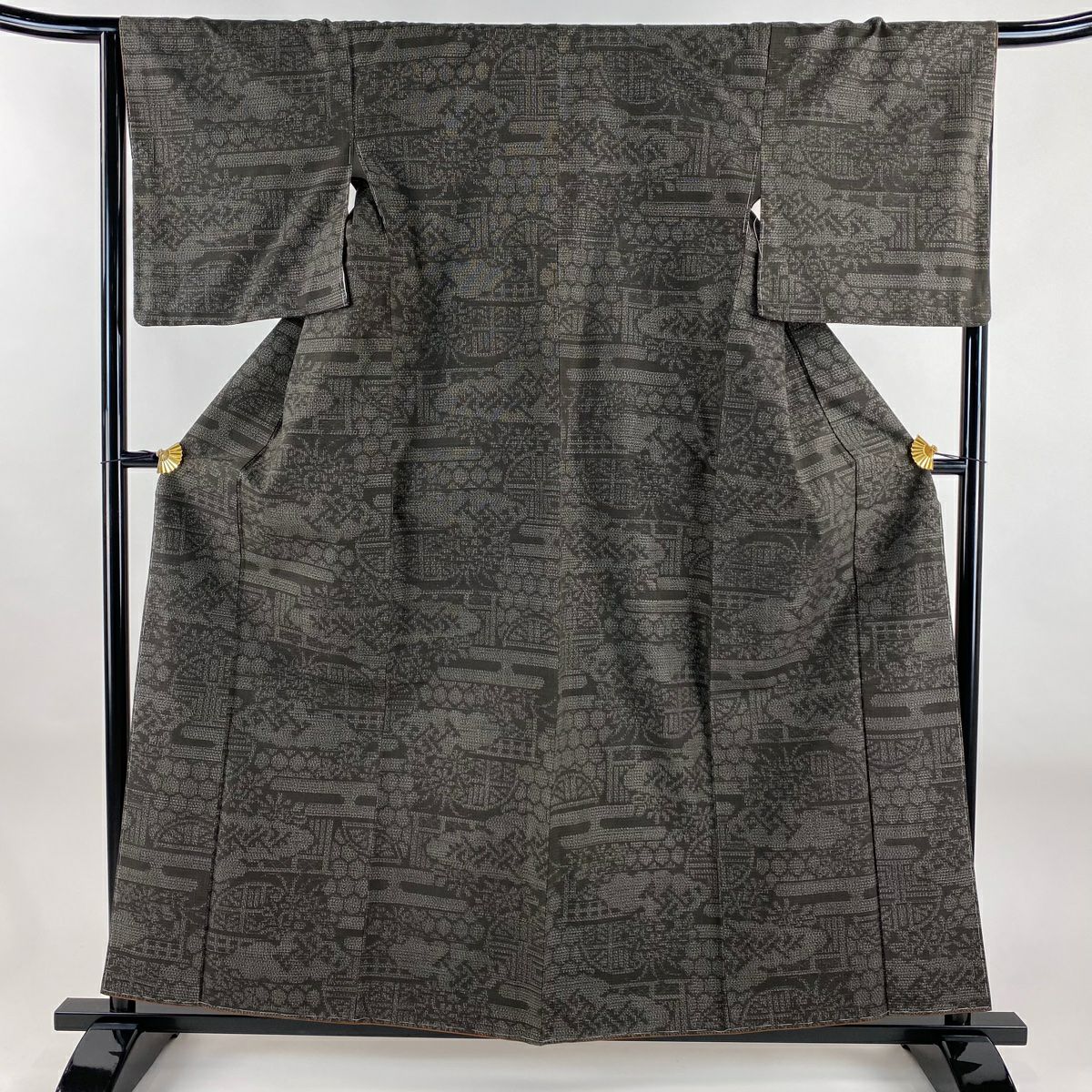 紬 身丈152cm 裄丈64cm M 袷 草花 亀甲 焦茶色 正絹 秀品｜中古・古着