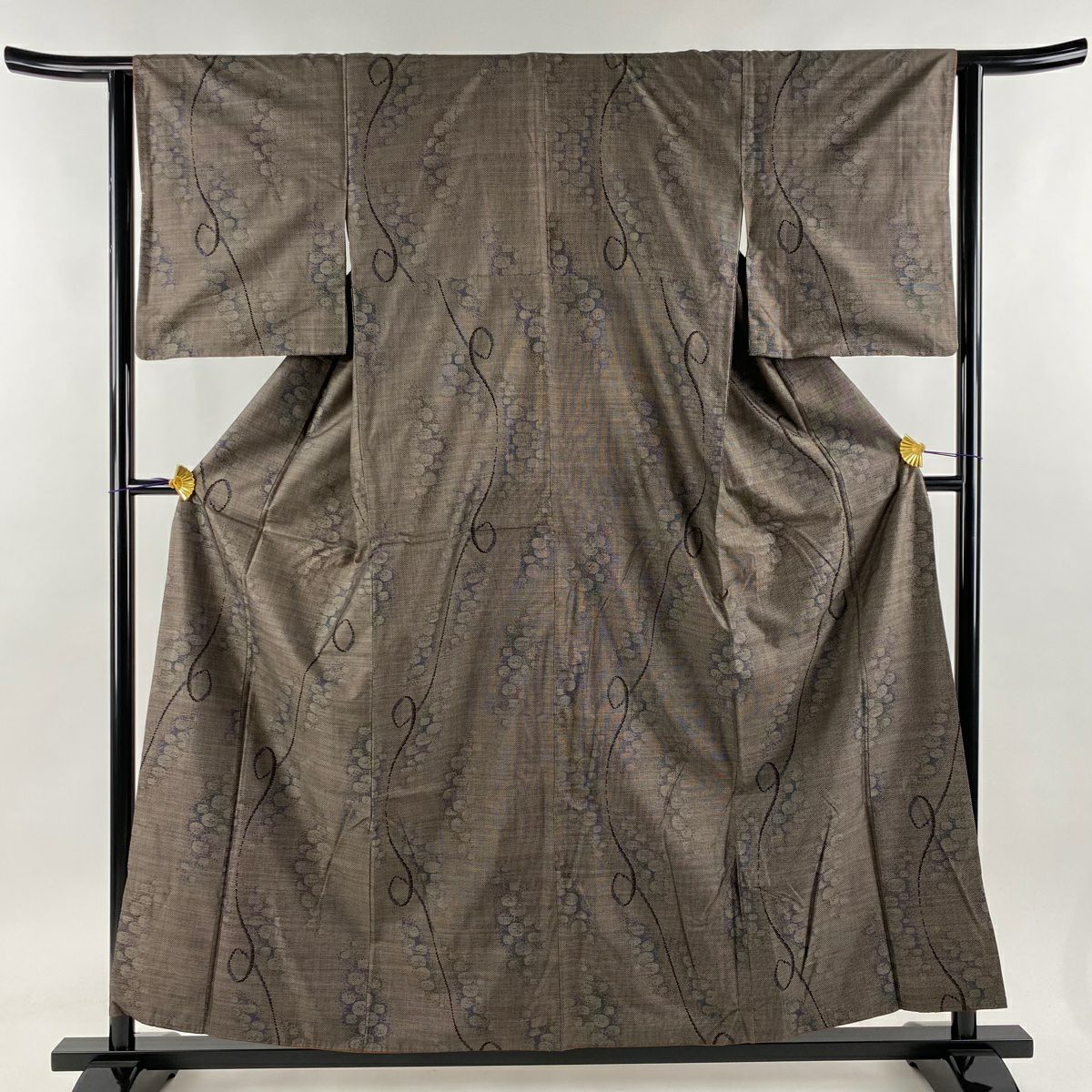 紬 身丈155.5cm 裄丈63.5cm S 袷 万寿菊 幾何学模様 焦茶色 正絹 紬 身丈155.5cm 裄丈63.5cm S 袷 万寿菊 幾何学模様 焦茶色 正絹