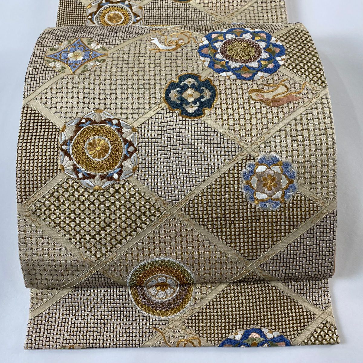 袋帯 美品 秀品 関西仕立て 地紙つなぎ 松 刺繍 金銀糸 ベージュ