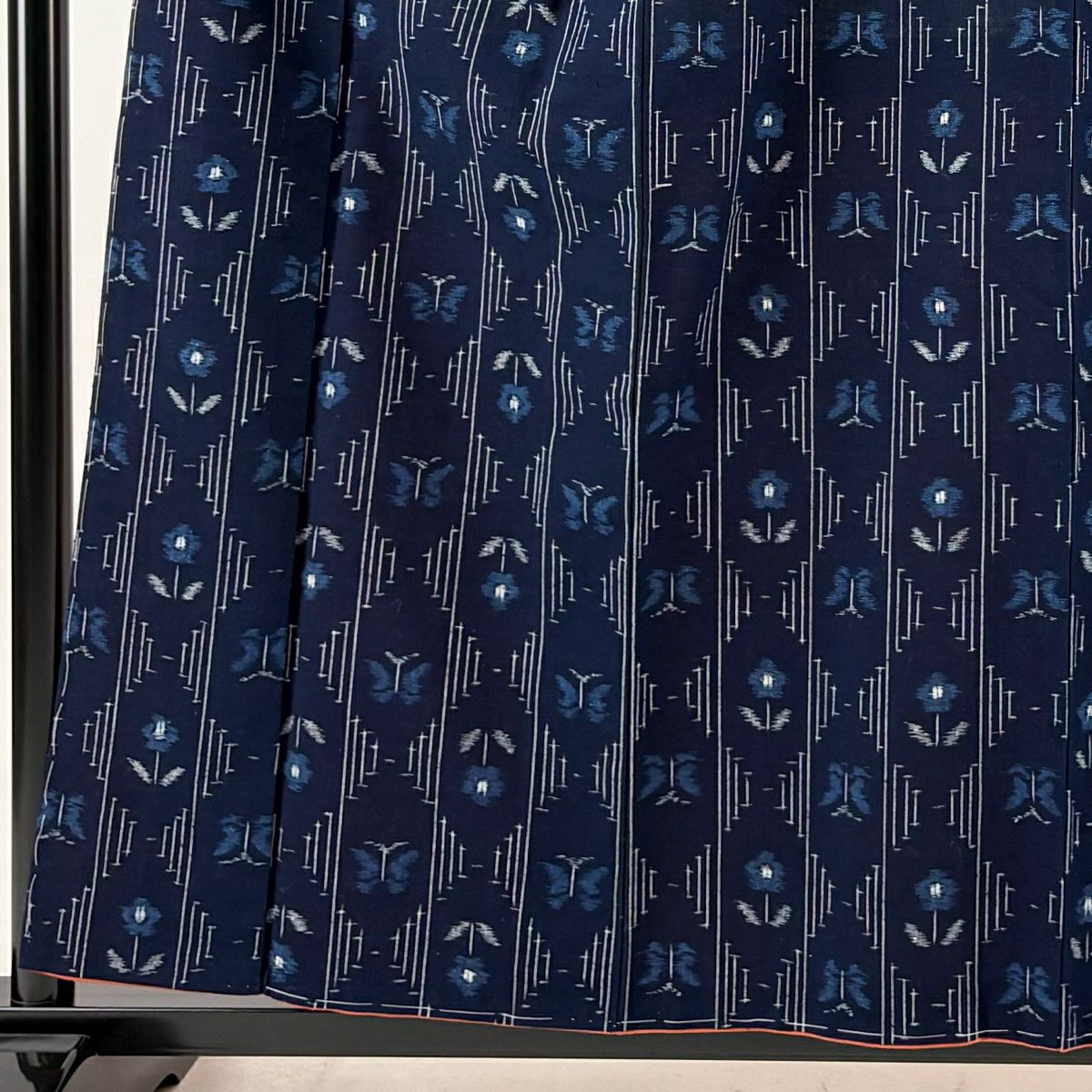 紬 身丈157.5cm 裄丈64cm M 袷 草花 蝶 藍色 正絹 秀品｜中古・古着