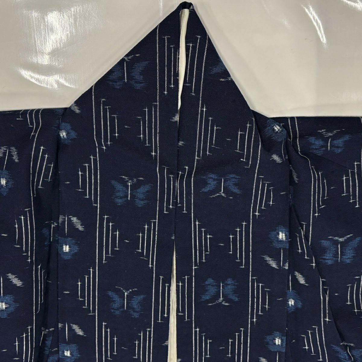 紬 身丈157.5cm 裄丈64cm M 袷 草花 蝶 藍色 正絹 秀品｜中古・古着