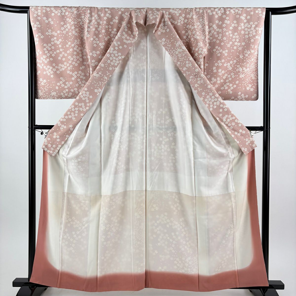 小紋 身丈162cm 裄丈65cm M 袷 桜 花びら ピンク 正絹 秀品｜中古