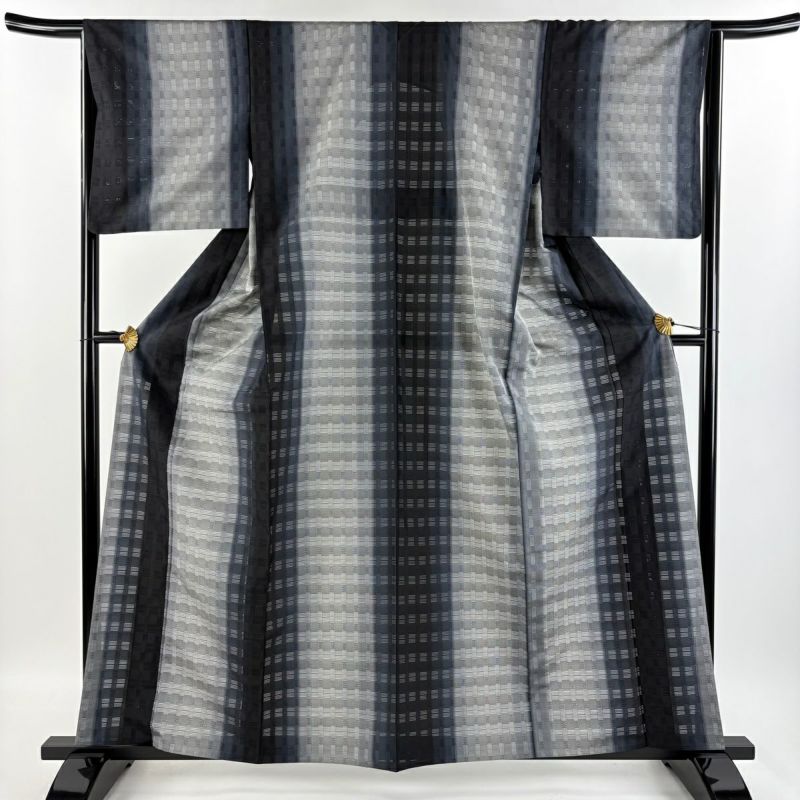 紬 身丈161cm 裄丈65cm M 薄物 縞 灰色 正絹 秀品｜中古・古着