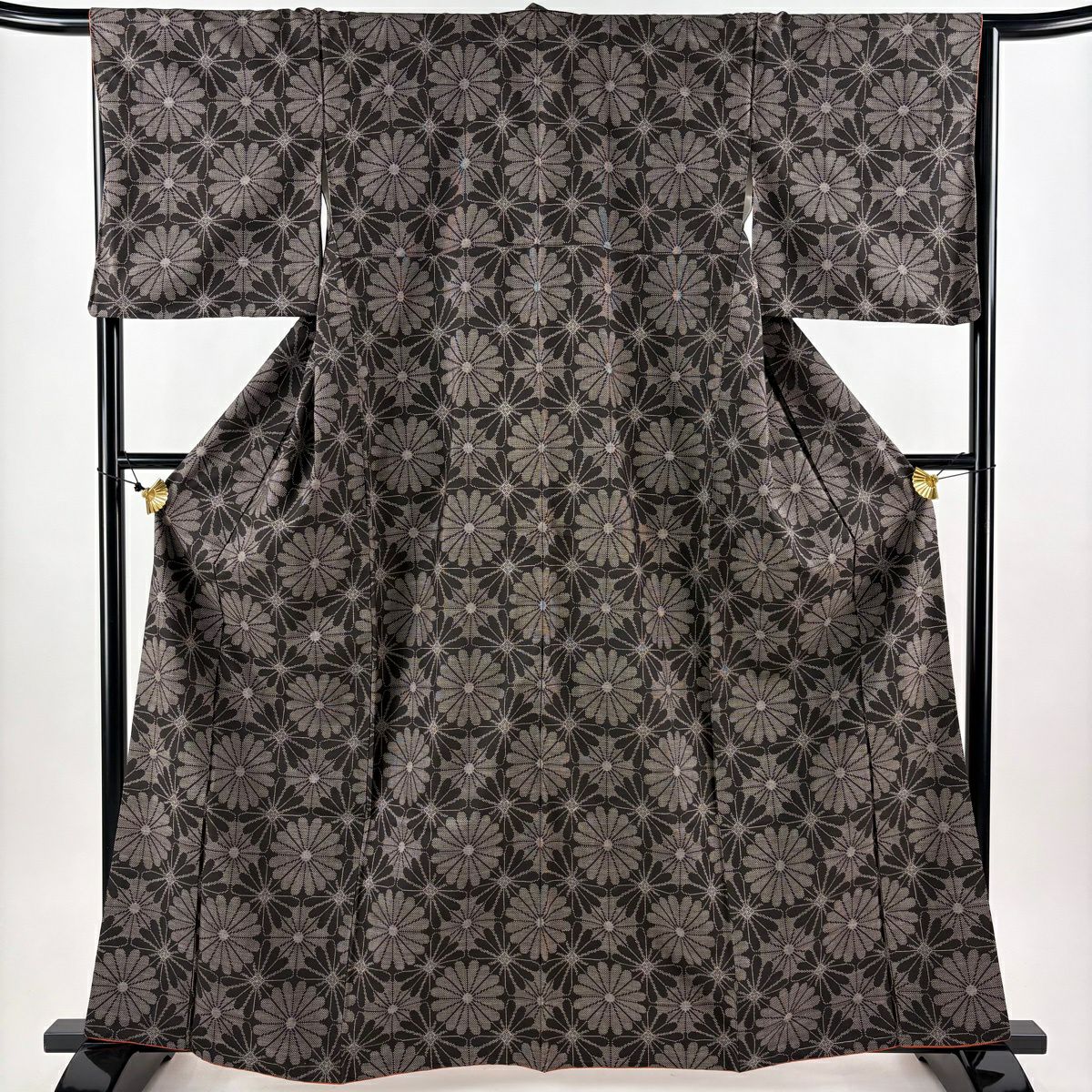 紬 身丈163cm 裄丈66.5cm M 袷 菊 焦茶色 正絹 秀品｜中古・古着