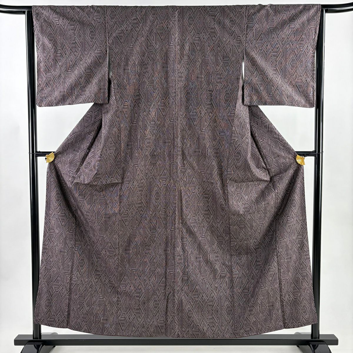 ★専用★紬 真綿紬 絞り 花文 紫系 バチ衿 身丈155cm 裄丈66cm 紬 真綿紬 絞り 花文 紫系 バチ衿 身丈155cm 裄丈66cm お洒落