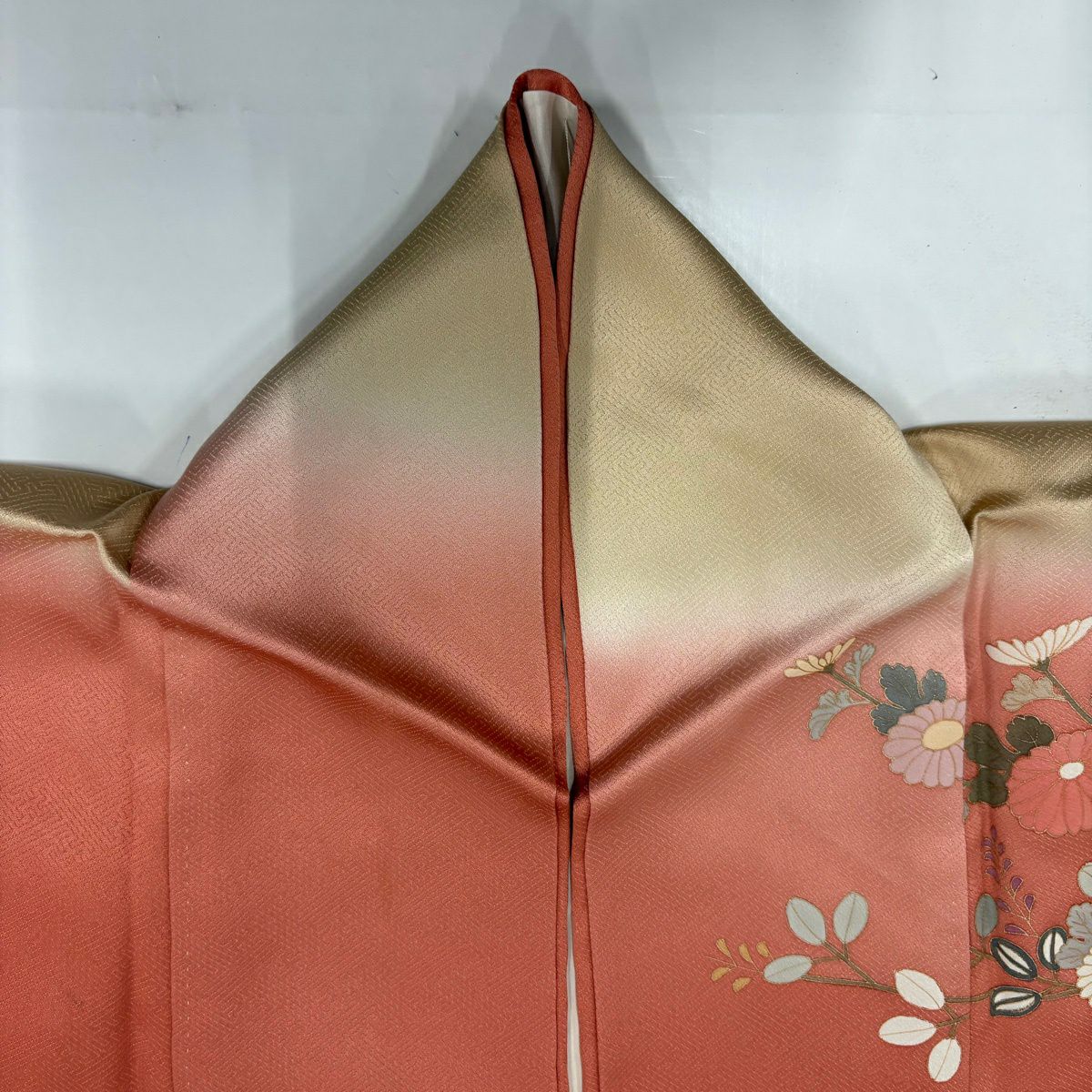 訪問着 身丈159cm 裄丈65.5cm M 袷 菊 光悦垣 金彩 絞り サーモン