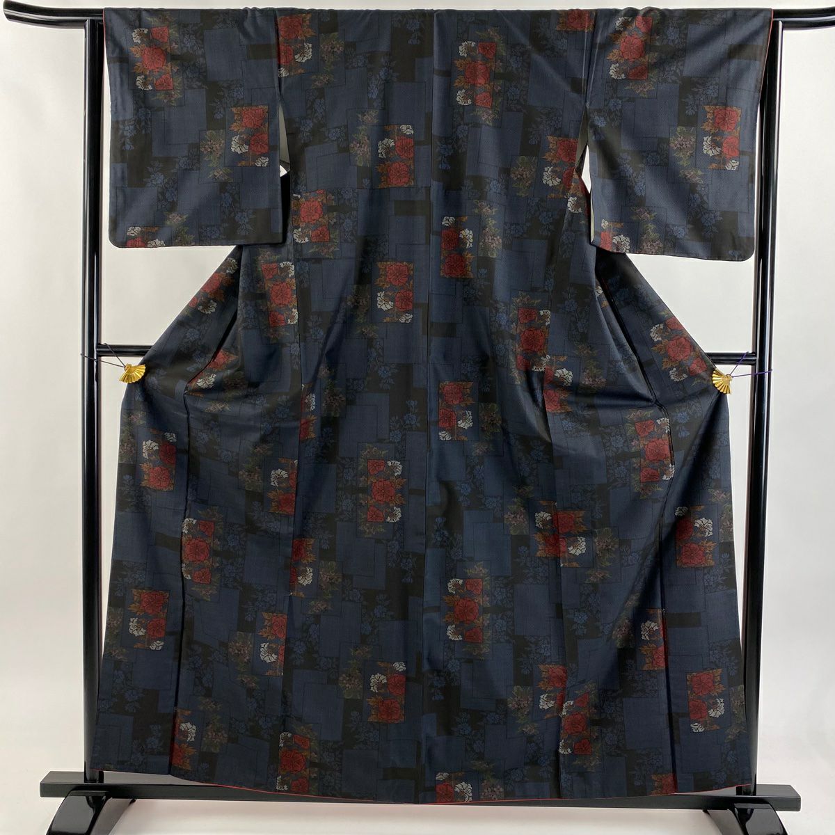 未使用美品 大島紬 一元式染 丈160.5 裄68 大島紬 身丈160cm 裄丈67cm M 袷 証紙あり 花 灰紫 正絹 秀品｜中古