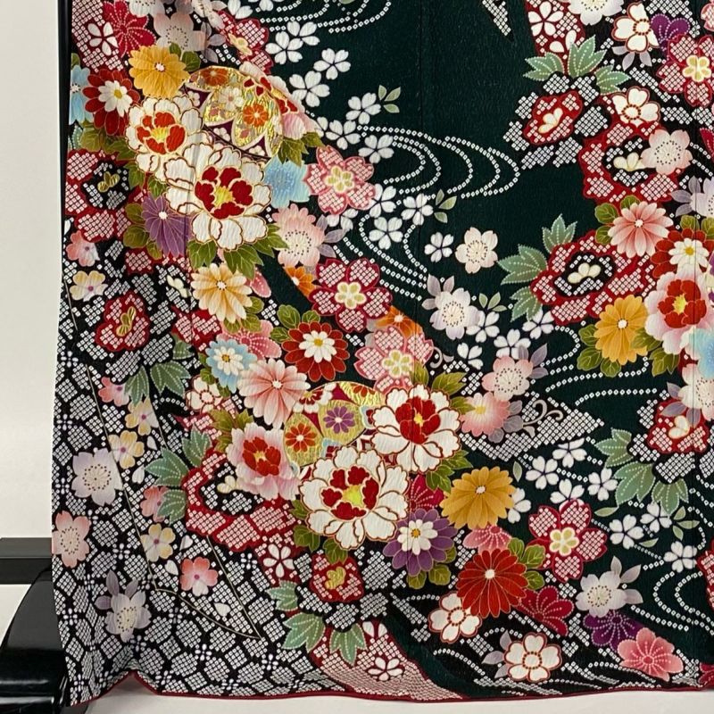振袖 身長151-166cm 鮮やか緑　正絹 振袖 身丈168cm 裄丈68cm L 袷 菊 草花 金通し 金彩 赤 正絹