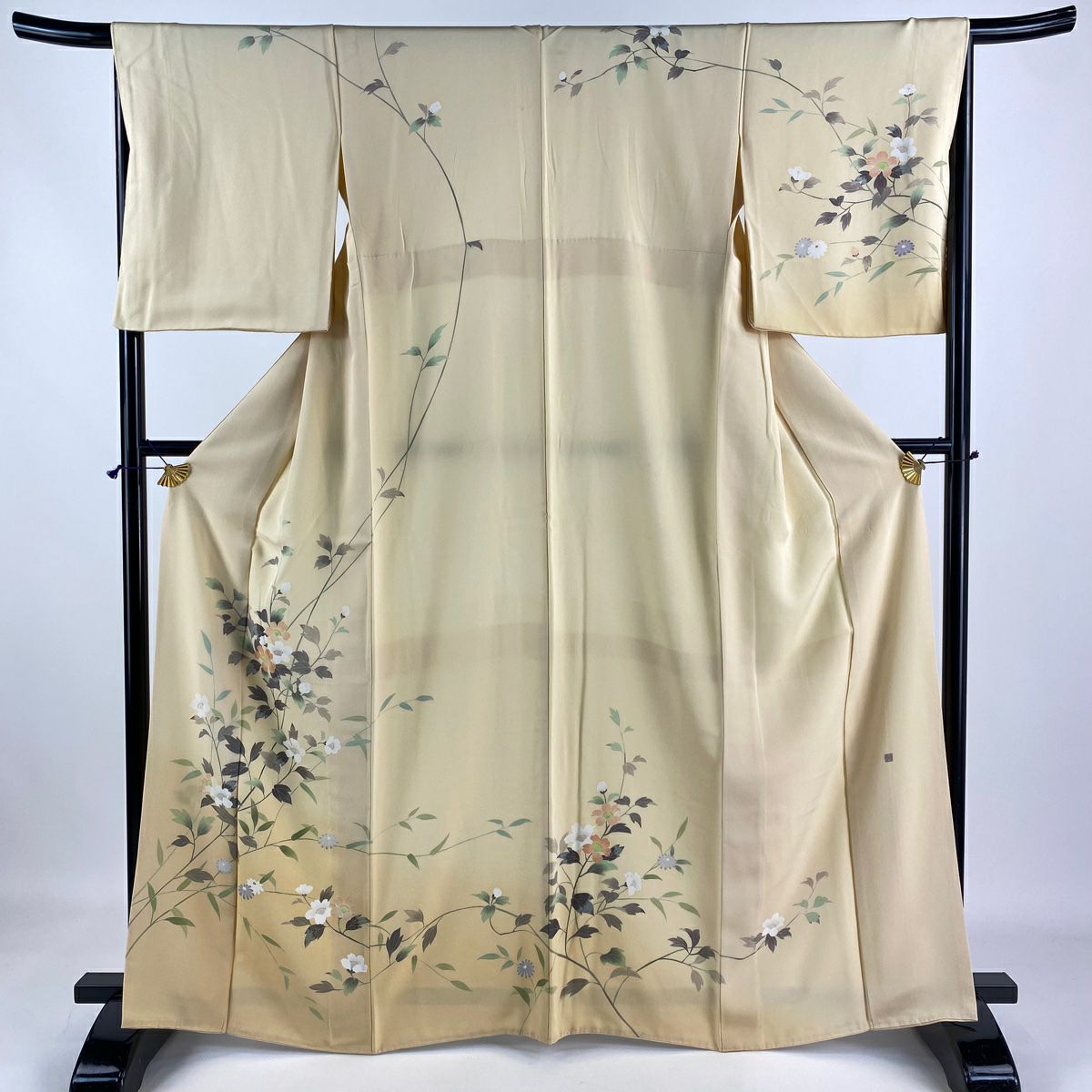 訪問着 身丈167.5cm 裄丈67.5cm L 袷 落款あり 菊 草花 ぼかし ベージュ 正絹 秀品|中古・古着・リサイクル着物通販|バイセル  オンライン