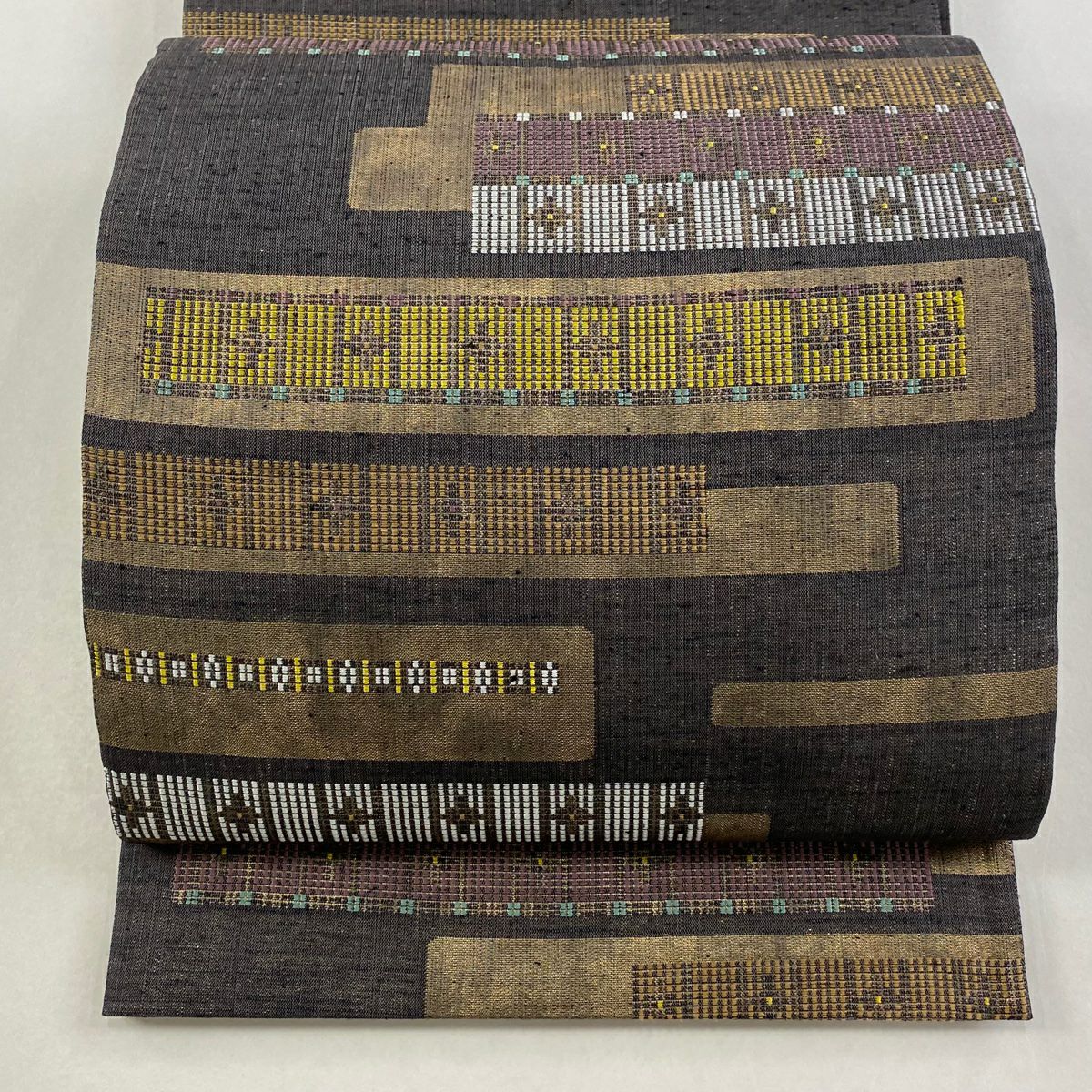 美品】 袋帯 名品 花 幾何学模様 金通し 墨色 全通 正絹｜中古・古着