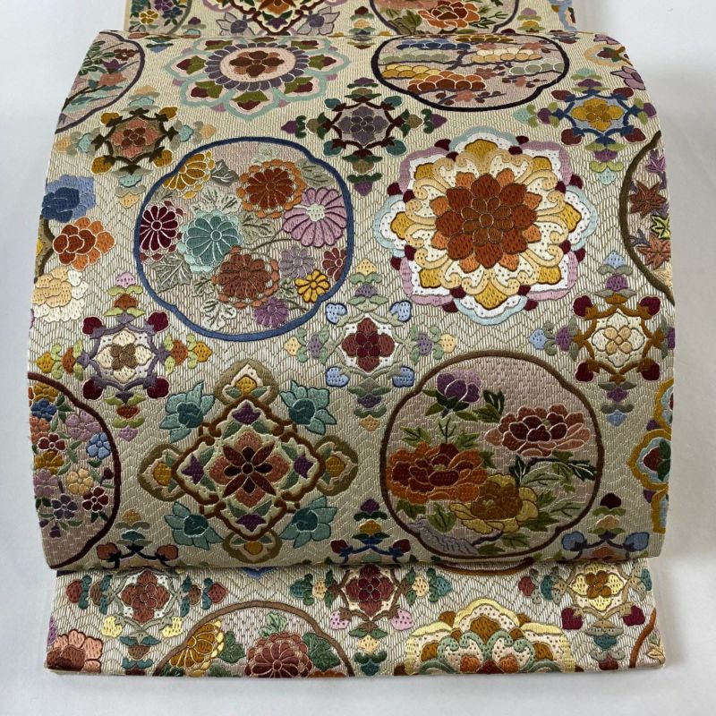 袋帯 誉華紋 唐花 金糸 正絹 六通 Q750 袋帯 美品 逸品 華文 草花 刺繍 金糸 ベージュ 六通 正絹｜中古