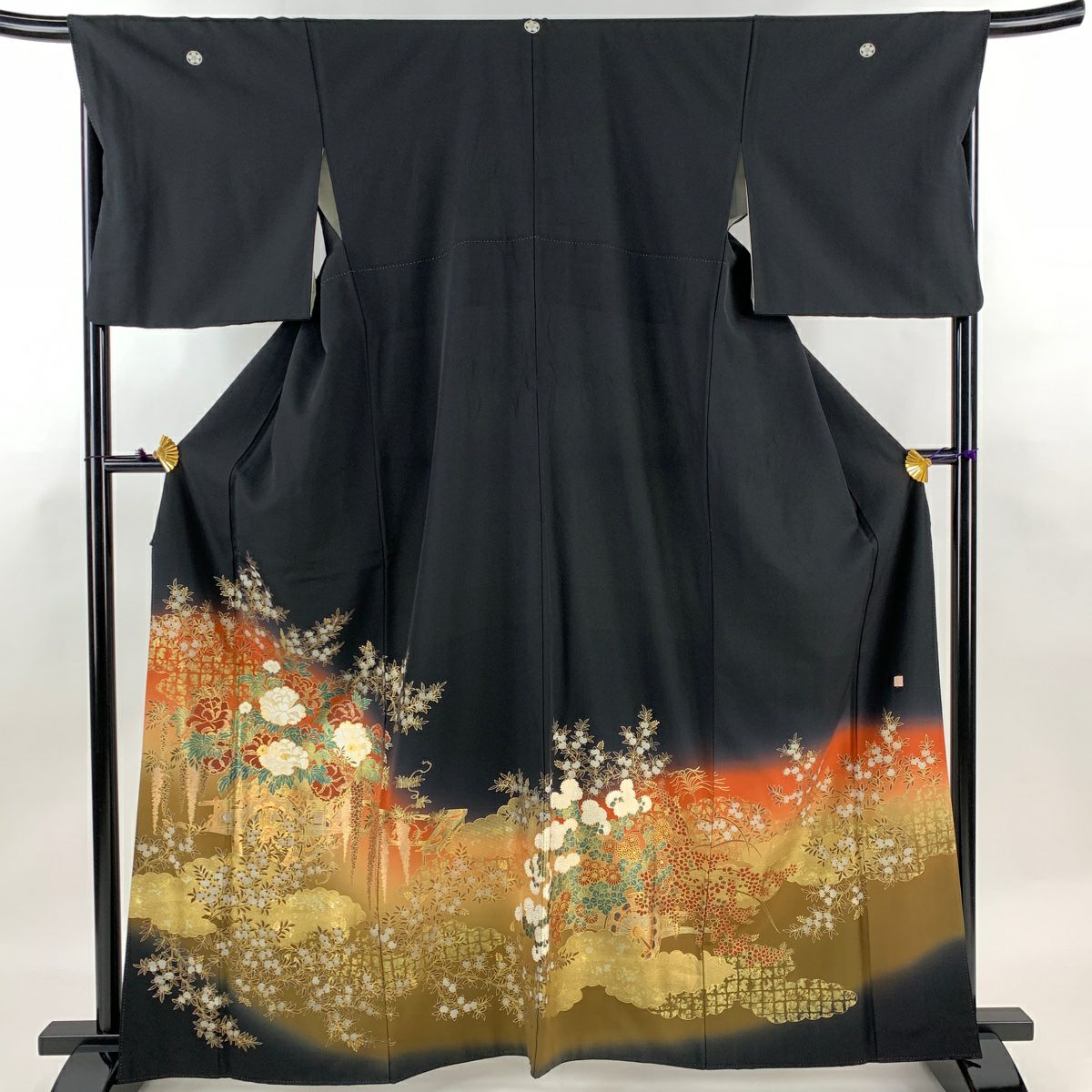 黒留袖 身丈157.5cm 裄丈63.5cm S 袷 落款あり 華文 花鳥 金糸