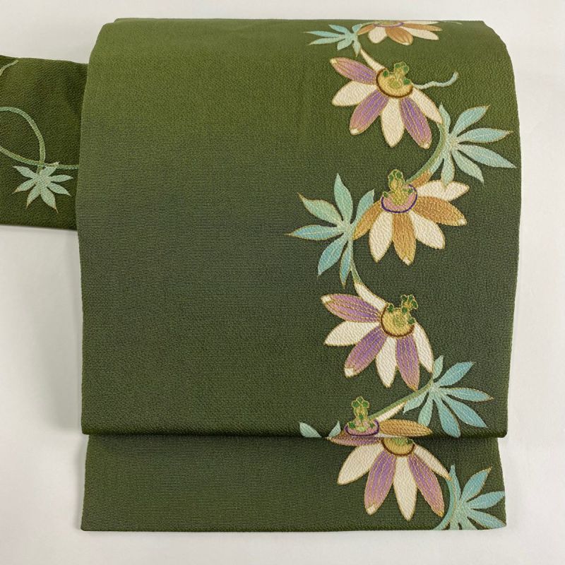 中村さま専用⁡ 〈暗い緑に草花の名古屋帯〉抹茶色　縮緬の帯 中村さま専用⁡ 〈暗い緑に草花の名古屋帯〉抹茶色 縮緬の帯
