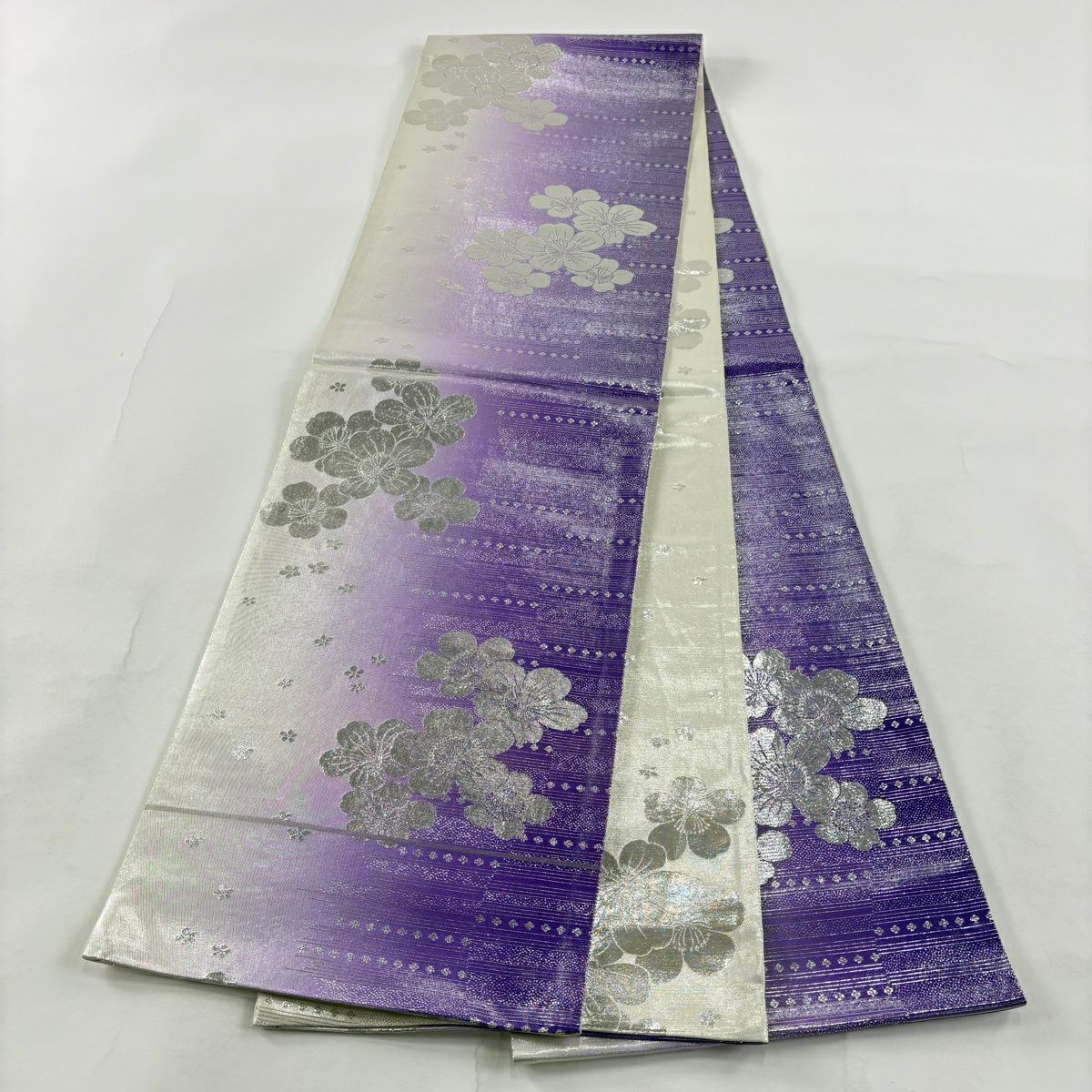 A 98未使用全通柄袋帯　美品 秀品 ぼかし柄 薄紫 正絹 美品】 袋帯 秀品 やまと 桜 霞 箔 ぼかし 紫 全通 正絹｜中古・古着