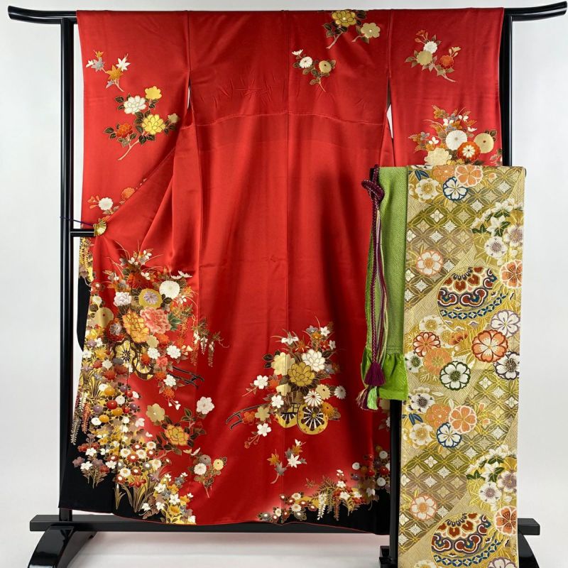 振袖 身丈157cm 裄丈62.5cm S 袷 袋帯フルセット 花車 枝花 金糸 刺繍 赤 正絹 秀品|中古・古着・リサイクル着物通販|バイセル  オンライン