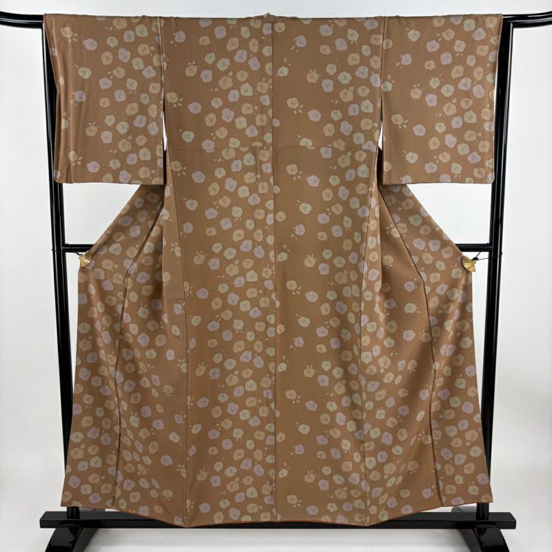 美品　しつけ付き　未使用　正絹　青紫縮緬　椿文様小紋着物　身丈161裄丈65.5 小紋 身丈161.5cm 裄丈65.5cm M 袷 辻ヶ花柄 椿 金彩 絞り 青紫