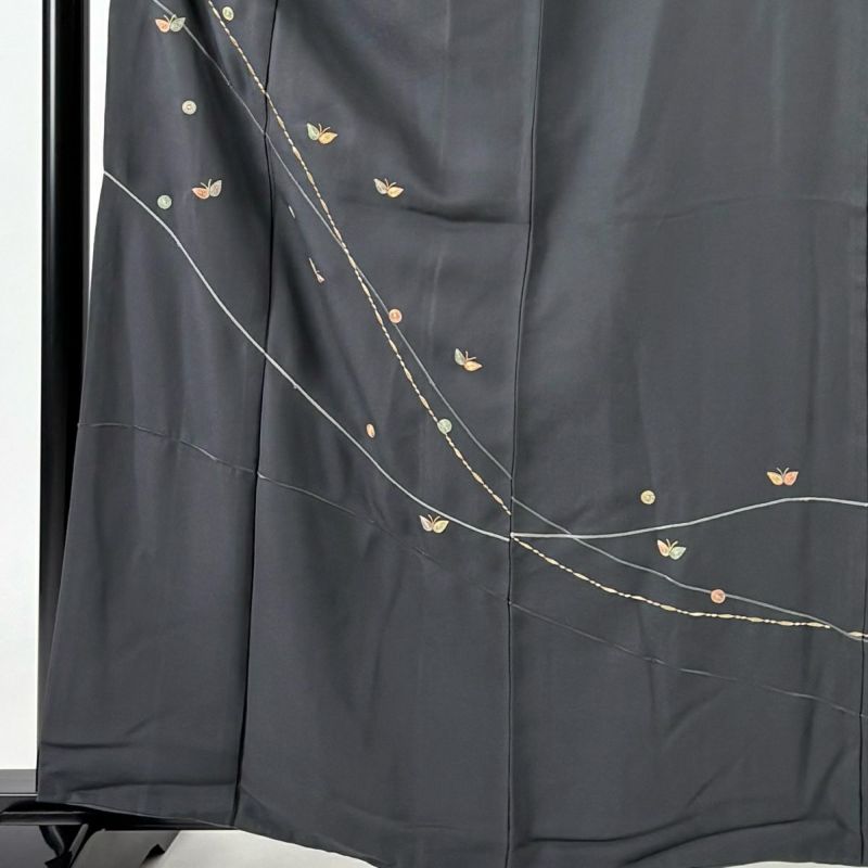 付下げ 身丈163cm 裄丈64.5cm M 袷 蝶 幾何学 金糸 刺繍 灰色