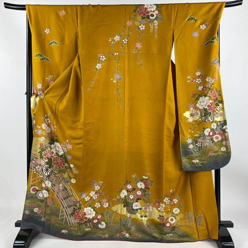振袖　正絹　アンティーク　刺繍　山吹色 振袖 身丈167cm 裄丈69cm L 袷 花車 波 金糸 金彩 山吹色 正絹